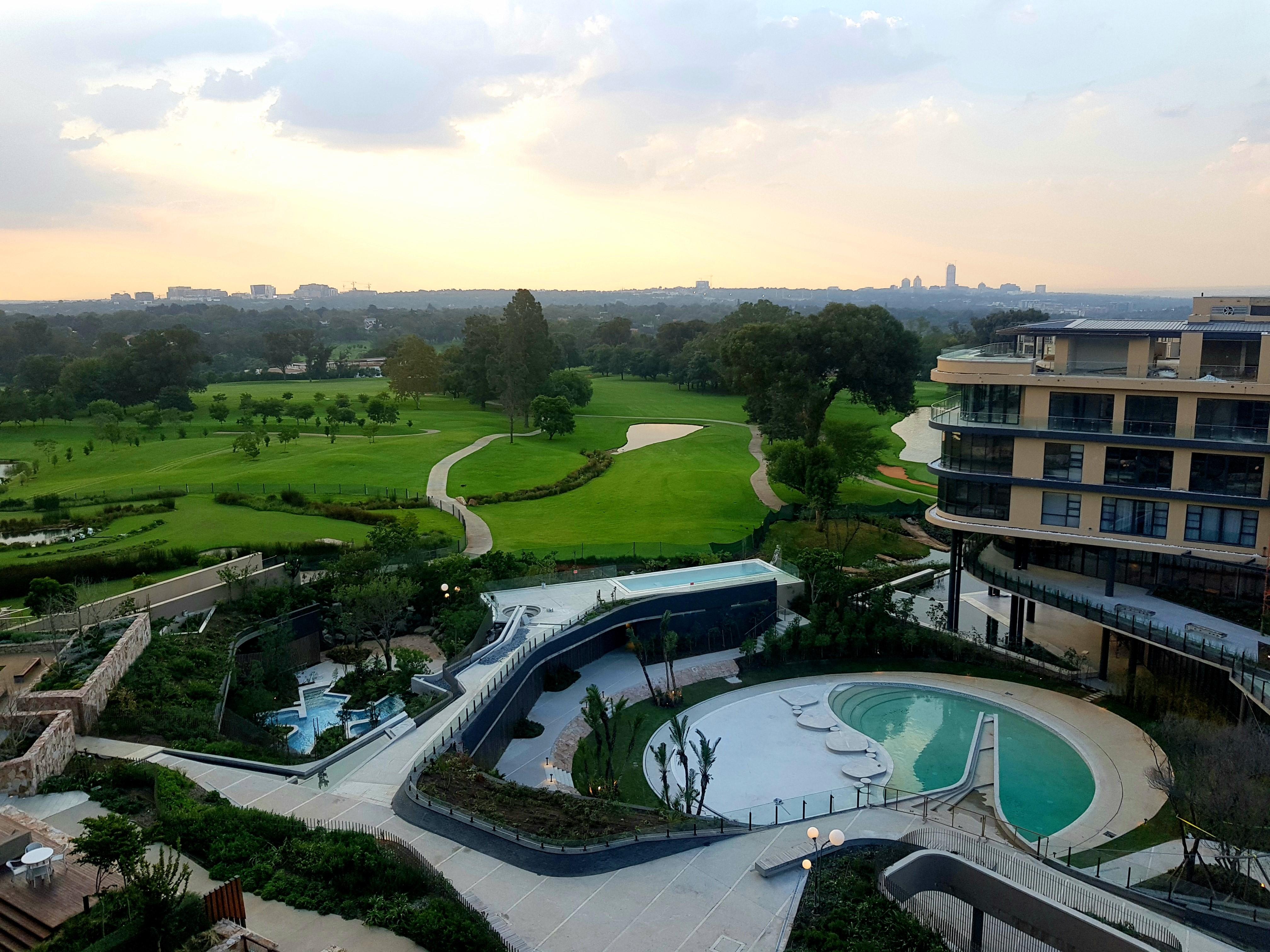 The Houghton Hotel, Spa, Wellness & Golf Johannesburgo Exterior foto View of the golf course at the Royal Park