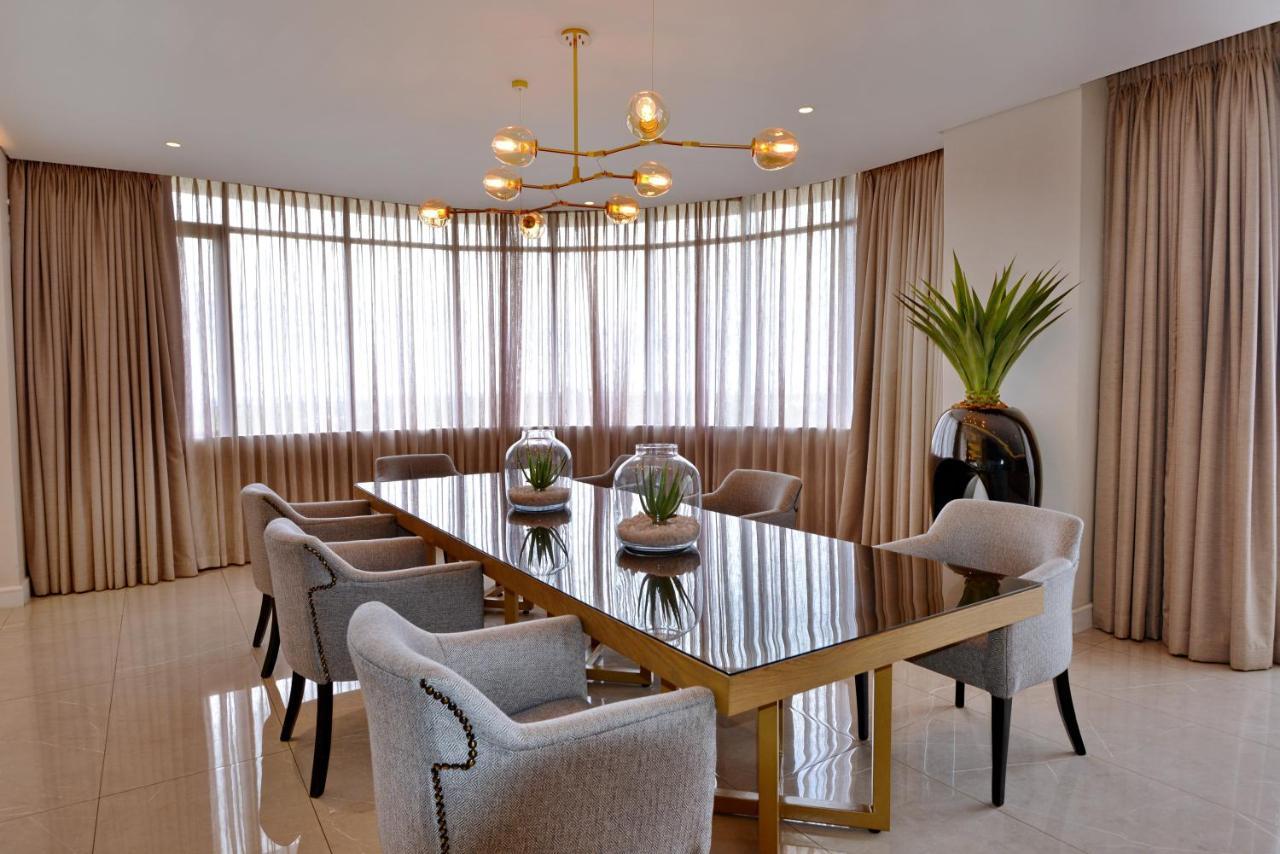 The Houghton Hotel, Spa, Wellness & Golf Johannesburgo Exterior foto A dining room