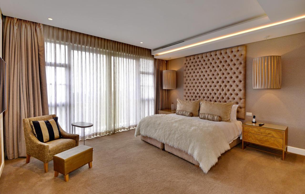 The Houghton Hotel, Spa, Wellness & Golf Johannesburgo Exterior foto A bedroom