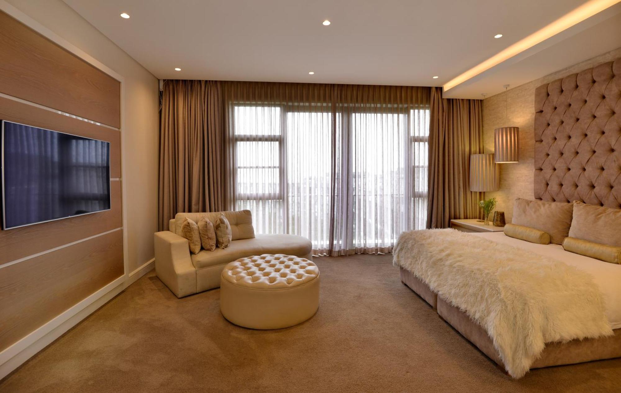The Houghton Hotel, Spa, Wellness & Golf Johannesburgo Habitación foto A bedroom at the hotel